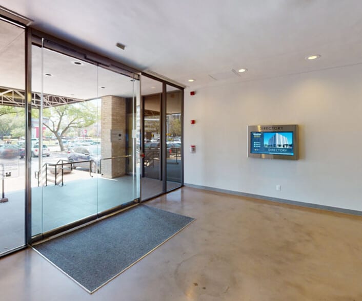 6065 Hillcroft Ave, Houston, TX à louer - Hall d’entrée - Image 3 de 5