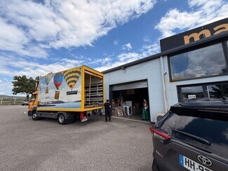 Plus de détails pour Local d'activités à louer