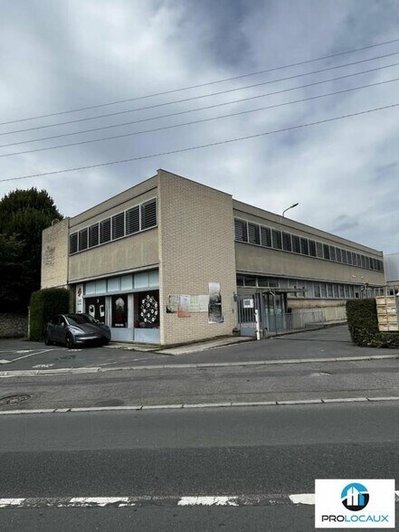 Flex dans Senlis à louer - Photo du bâtiment - Image 2 de 12