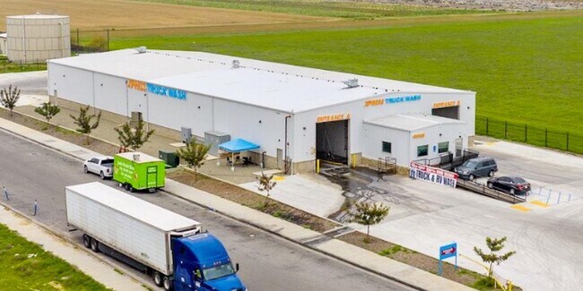 More details for 17070 Riviera St, Bakersfield, CA - Retail for Sale