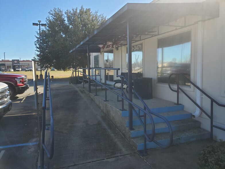 4930 Barksdale Blvd, Bossier City, LA à louer - Photo du bâtiment - Image 2 de 6