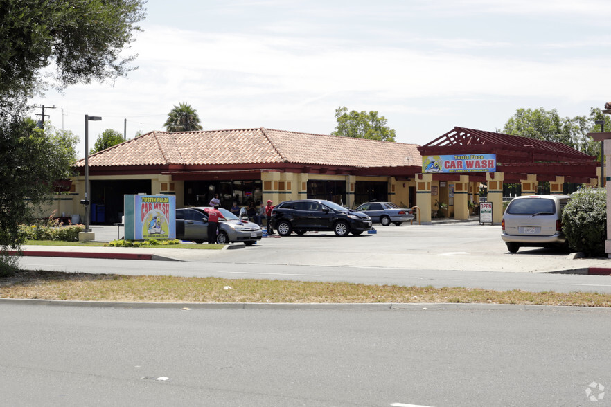 240 E 1st St, Tustin, CA for sale - Primary Photo - Image 1 of 3