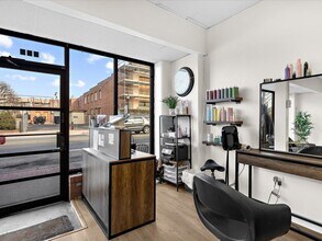 723 Frederick Rd, Catonsville, MD à louer Hall d’entrée- Image 2 de 11