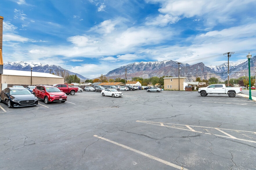 1587-1599 S State St, Orem, UT à louer - Photo du bâtiment - Image 3 de 16