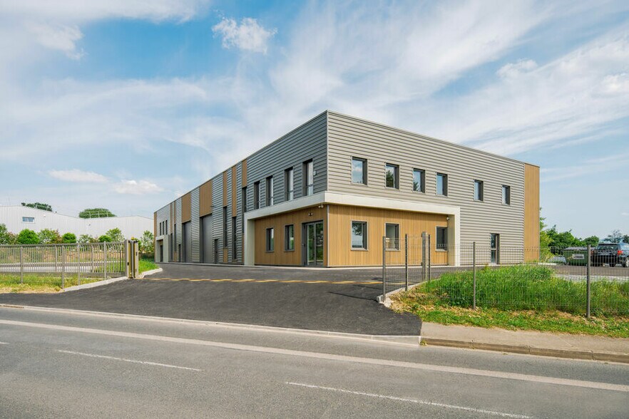 Flex in Trévoux for lease - Building Photo - Image 3 of 6