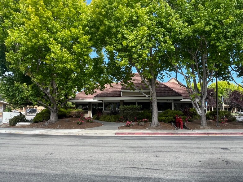 828 Bay Ave, Capitola, CA à louer - Photo du bâtiment - Image 3 de 3
