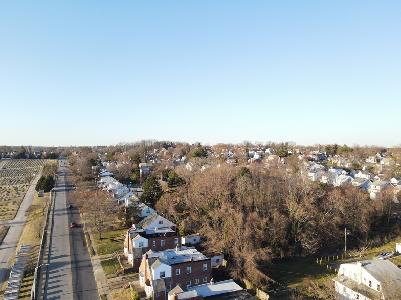 4115 Grenton, Baltimore, MD à vendre - Photo du bâtiment - Image 3 de 6