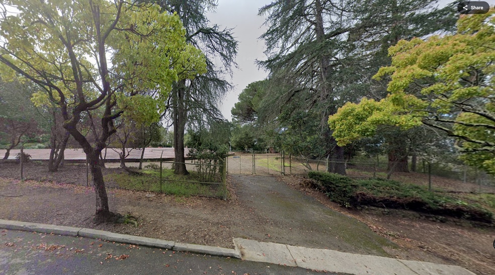 000 Bullard Dr, Oakland, CA for sale - Primary Photo - Image 2 of 6