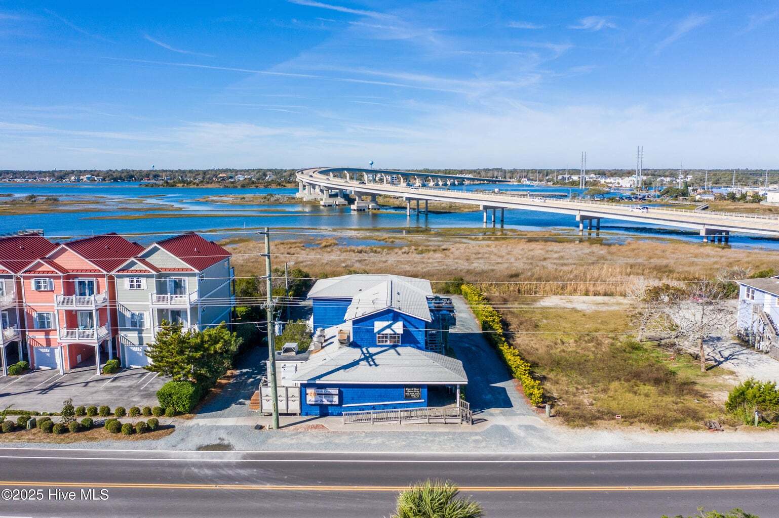 211 S Topsail Dr, Surf City, NC for sale Primary Photo- Image 1 of 38