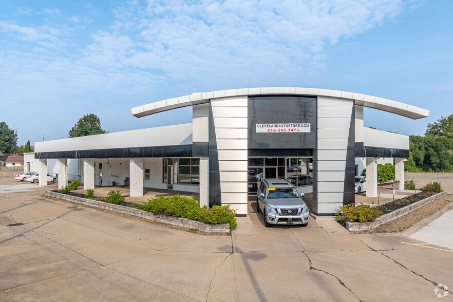 940 Babbitt Rd, Euclid, OH for lease - Primary Photo - Image 1 of 11