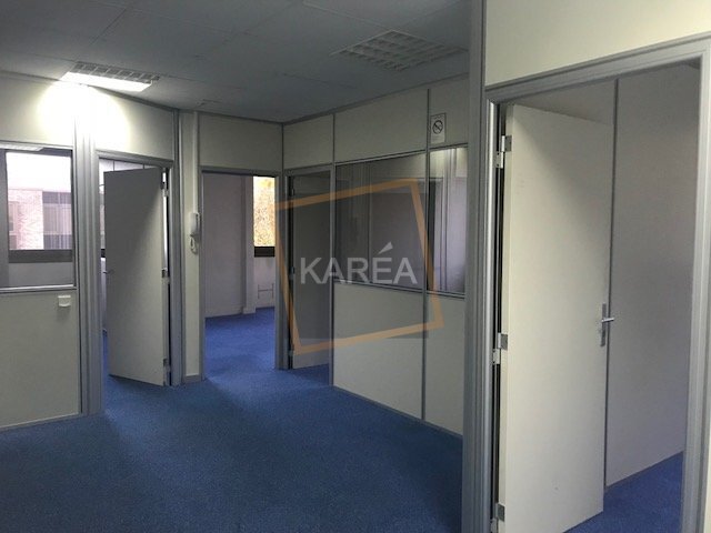 Office in Croissy-Beaubourg for lease - Interior Photo - Image 2 of 5
