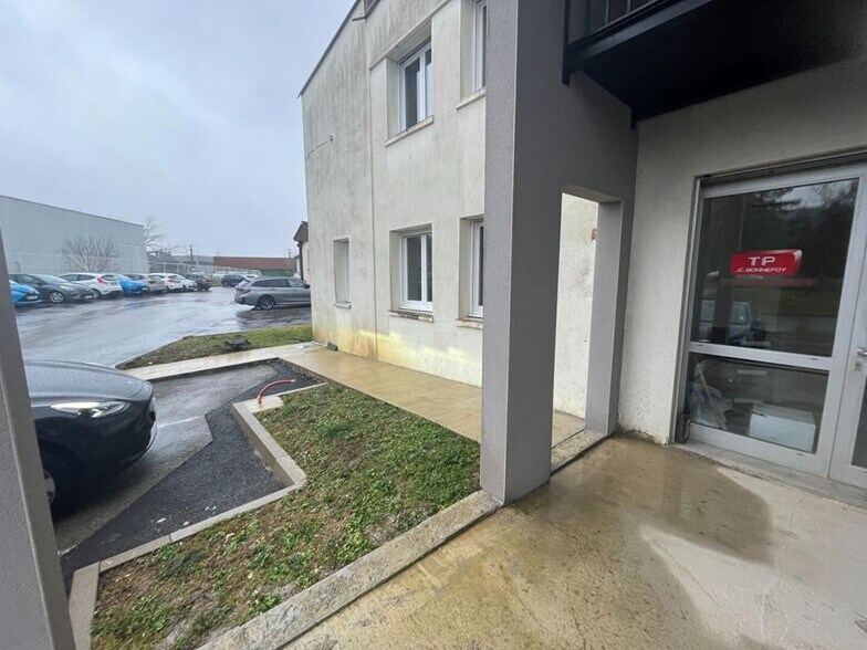 Bureau dans Besançon à louer - Photo du bâtiment - Image 2 de 10