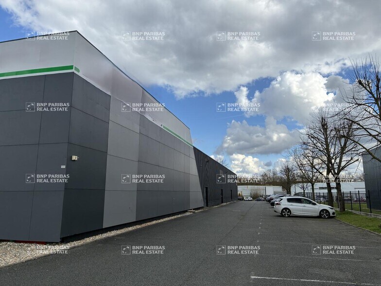 Flex in Bordeaux for lease - Building Photo - Image 2 of 10