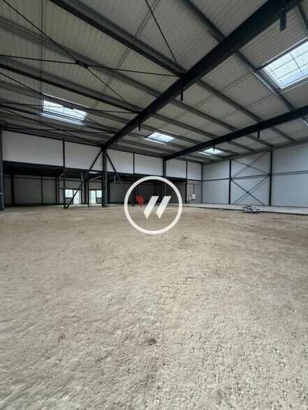 Flex in Louvres for sale - Interior Photo - Image 1 of 9