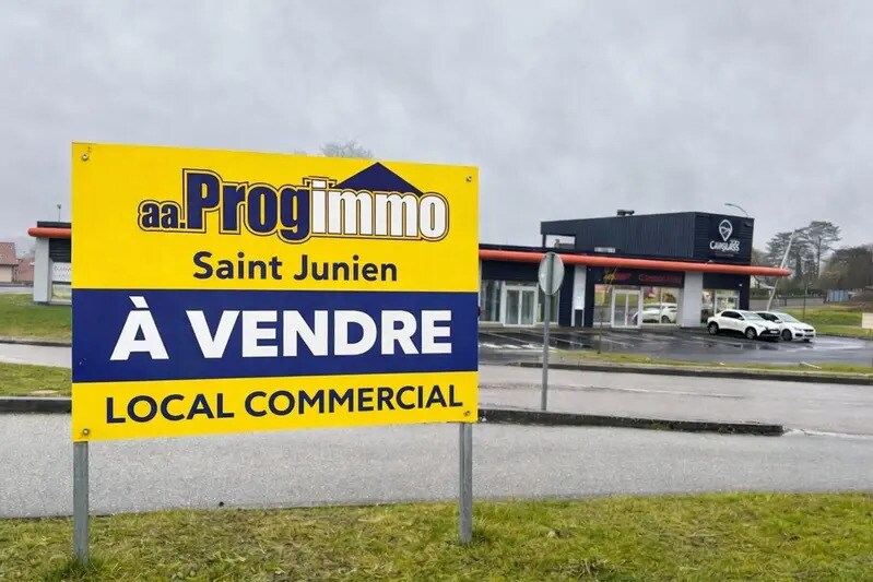 Local d'activités dans Saint-Junien à vendre - Photo du bâtiment - Image 2 de 5