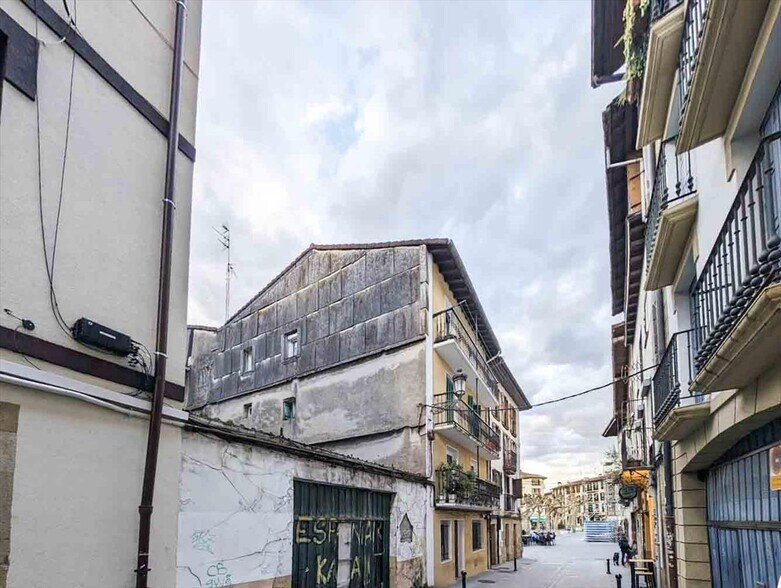 Kalea Contracalle, Irun, Guipúzcoa for sale - Building Photo - Image 3 of 10