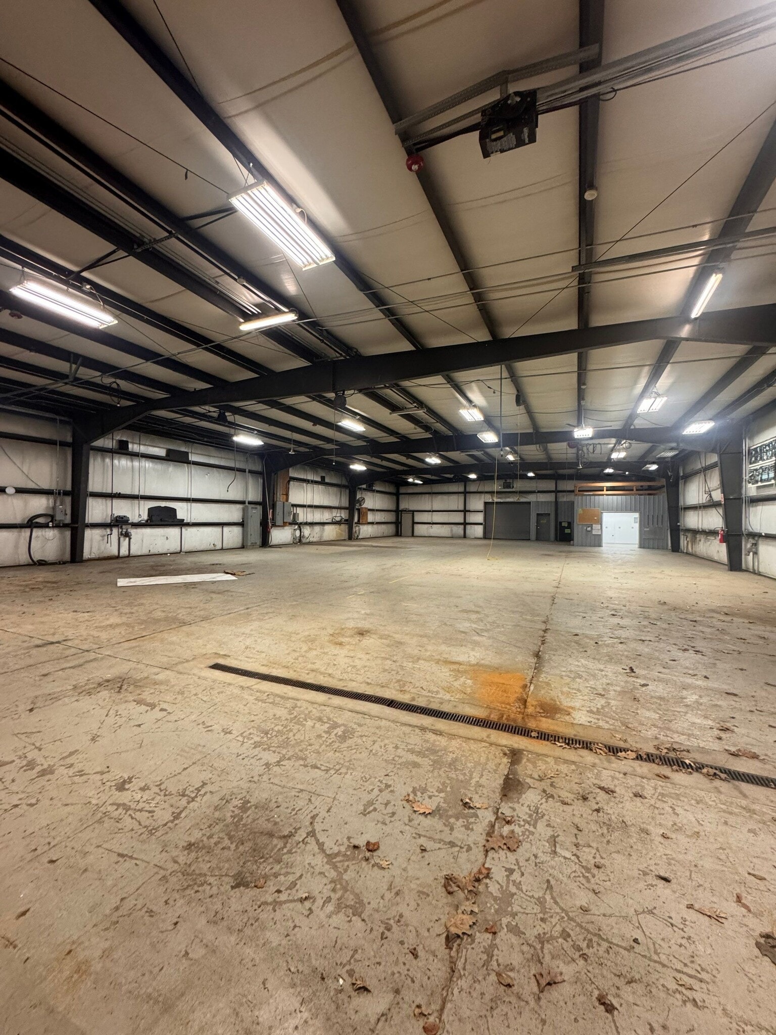 912 Pittsburgh Rd, Butler, PA for lease Interior Photo- Image 1 of 9
