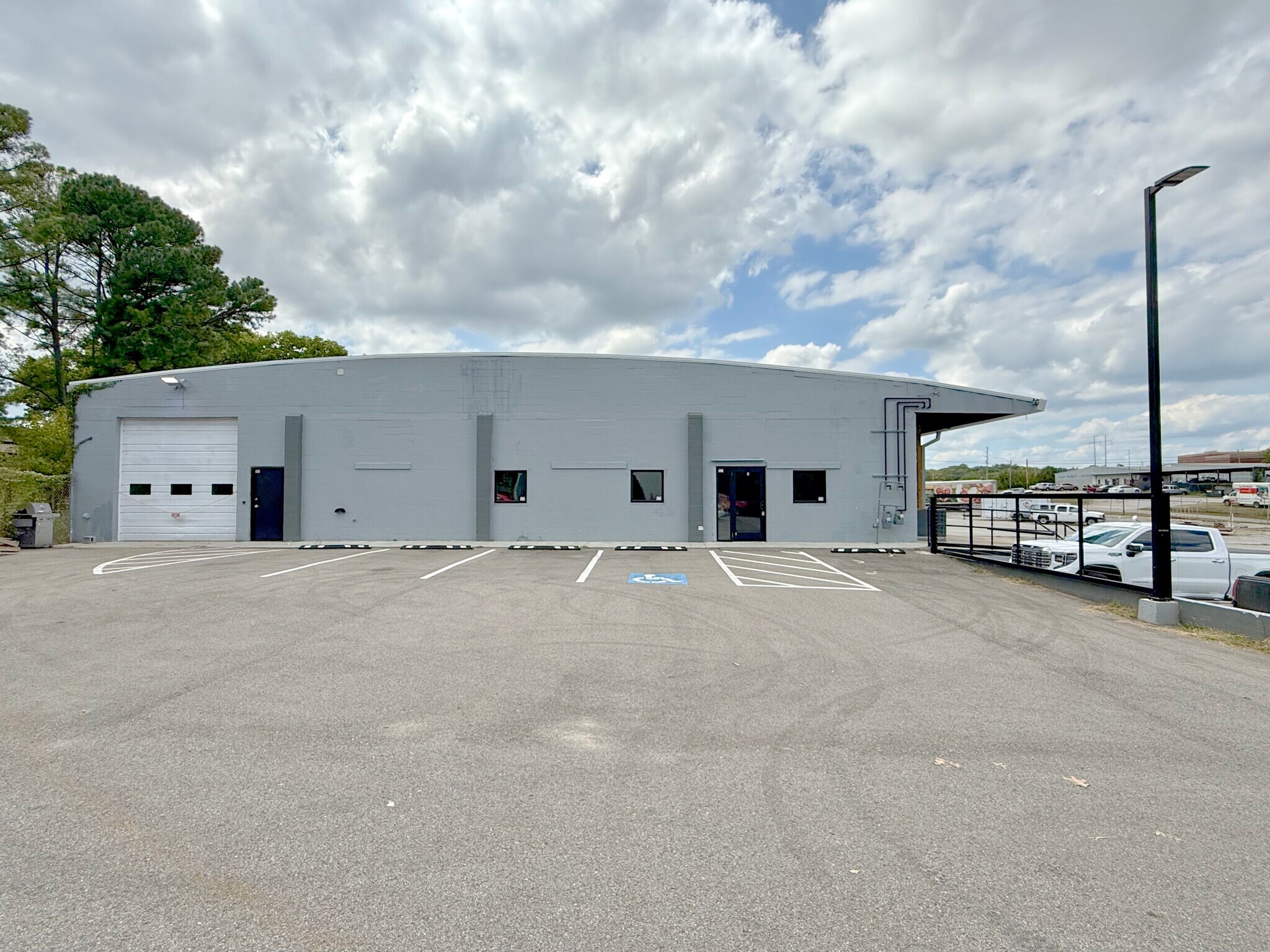 423 Westover Dr, Columbia, TN for lease Building Photo- Image 1 of 16