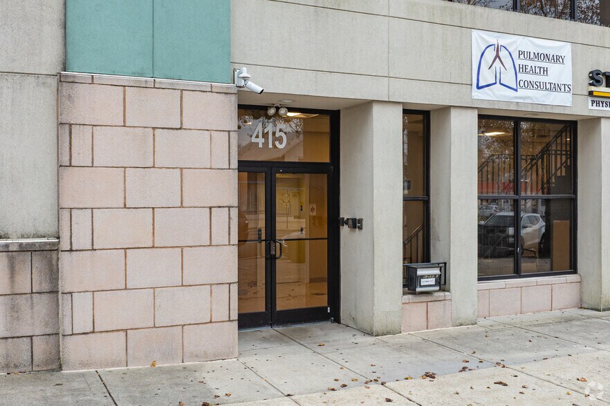 415 W Landis Ave, Vineland, NJ for lease - Building Photo - Image 2 of 5