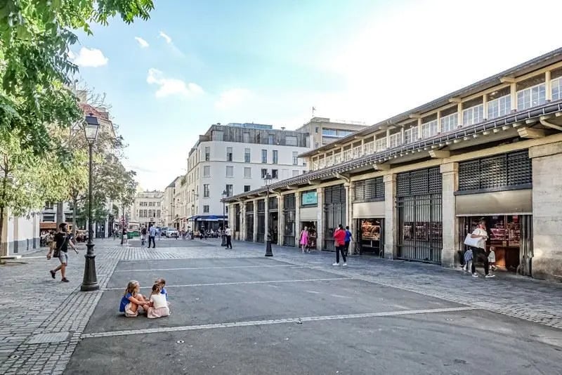 Retail in Paris for lease Building Photo- Image 1 of 4