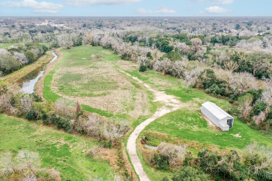 850 County Road 149, Alvin, TX for sale - Building Photo - Image 3 of 50