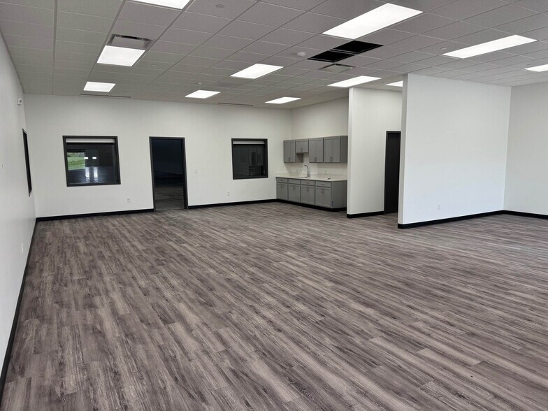 7305 SE Crosswinds Dr, Ankeny, IA à louer - Photo intérieure - Image 2 de 6