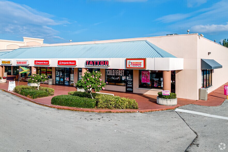 Sr 7, Royal Palm Beach, FL à louer - Photo du bâtiment - Image 3 de 8