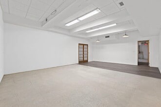 11-17 43rd Ave, Long Island City, NY for lease Building Photo- Image 2 of 3