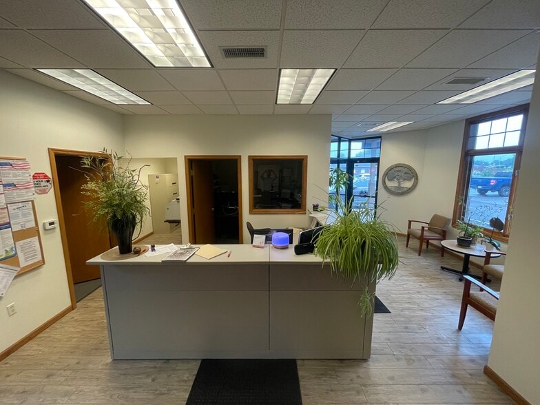 4423 Golf Ter, Eau Claire, WI for lease - Building Photo - Image 3 of 11