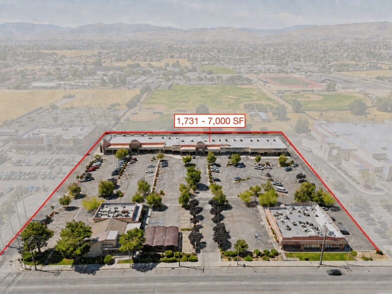 2140 E Palmdale Blvd, Palmdale, CA for lease - Building Photo - Image 1 of 25