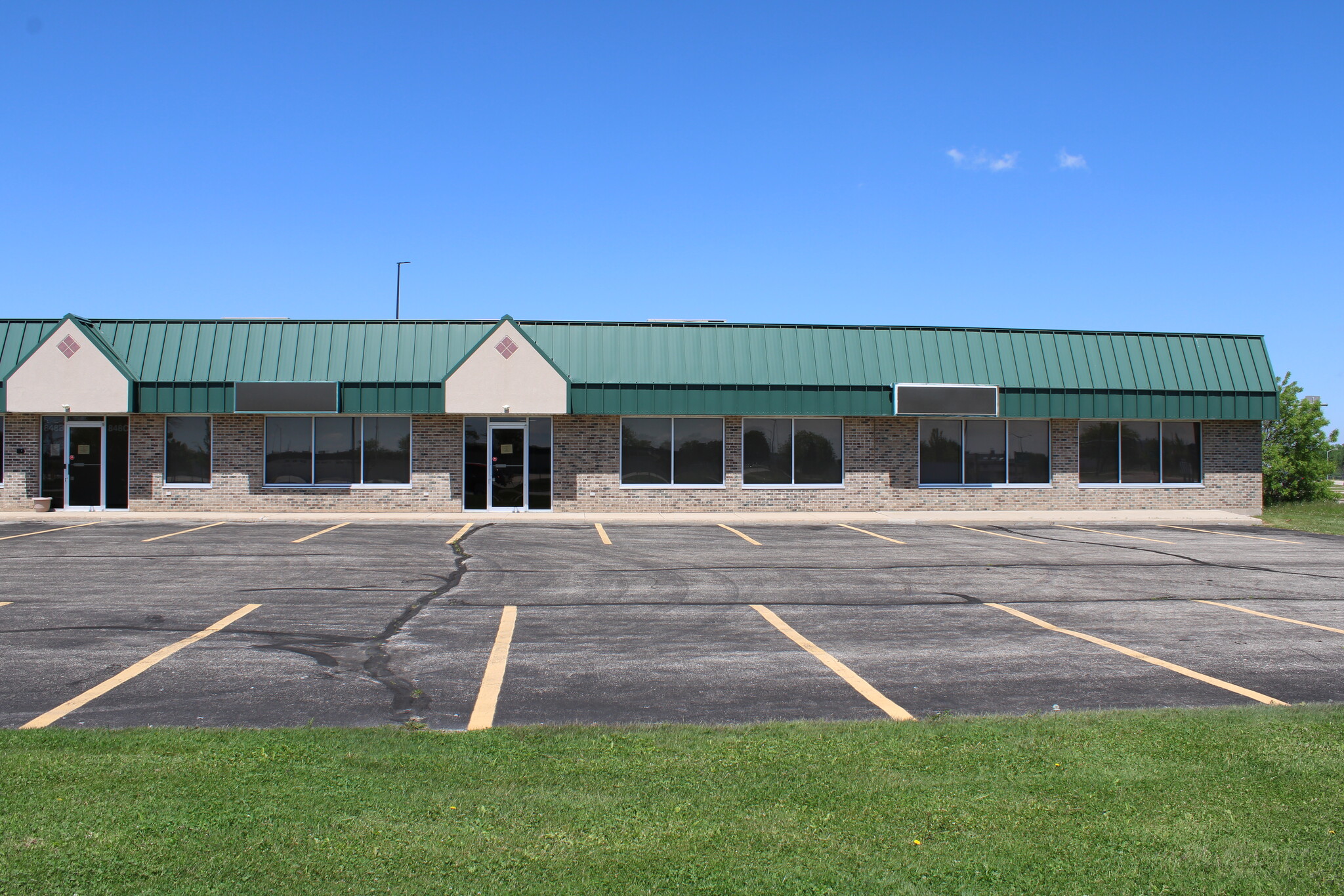 848 S Military Rd, Fond Du Lac, WI for lease Building Photo- Image 1 of 2