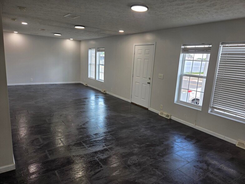 402 5th St, New Haven, WV for sale - Building Photo - Image 2 of 10