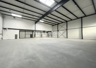 Avenue Du Vert Galant, Saint-Ouen-l'Aumône for lease Interior Photo- Image 1 of 9