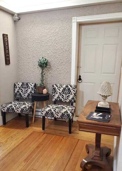2833-2837 Main St, Glastonbury, CT à louer - Hall d’entrée - Image 3 de 16