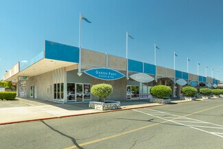 Plus de détails pour 5892 S Land Park Dr, Sacramento, CA - Bureau/Commerce de détail à louer