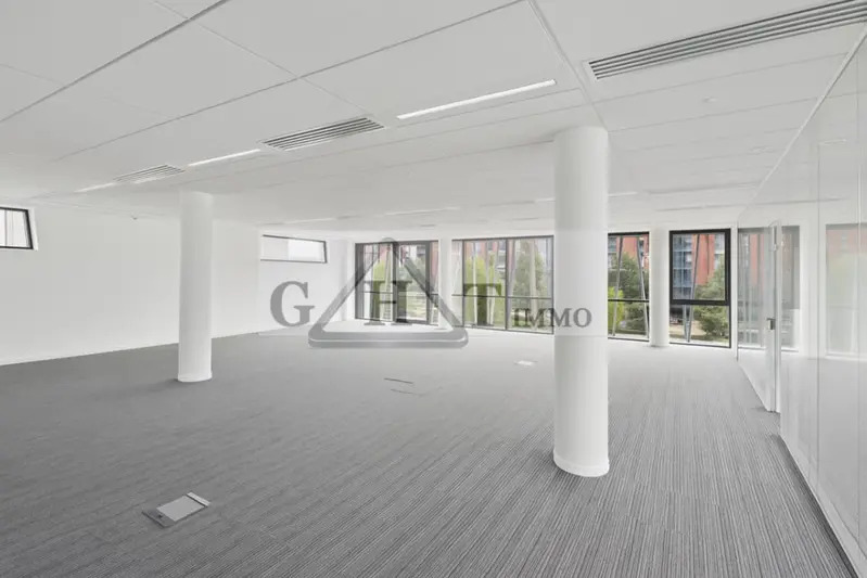 Office in Maisons-Alfort for lease Interior Photo- Image 1 of 4