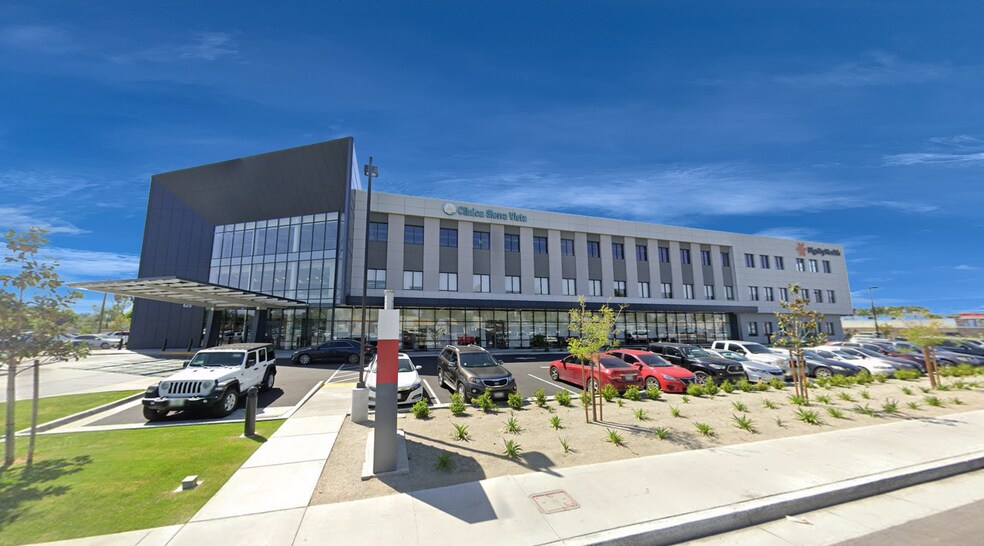 625 34th St, Bakersfield, CA à louer - Photo du bâtiment - Image 2 de 2