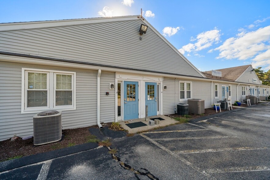 4-6 Barlows Landing Rd, Pocasset, MA for sale - Building Photo - Image 3 of 20
