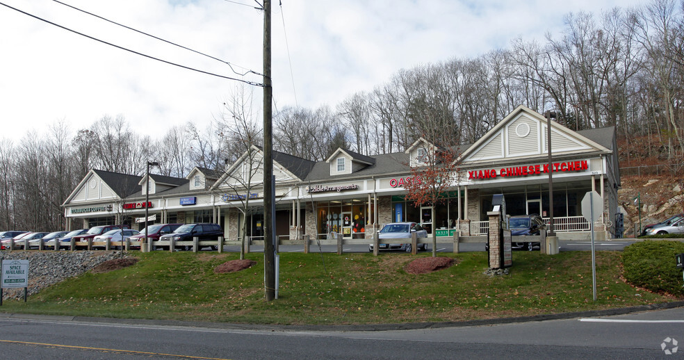 525 Main St, Monroe, CT à vendre - Photo principale - Image 1 de 1