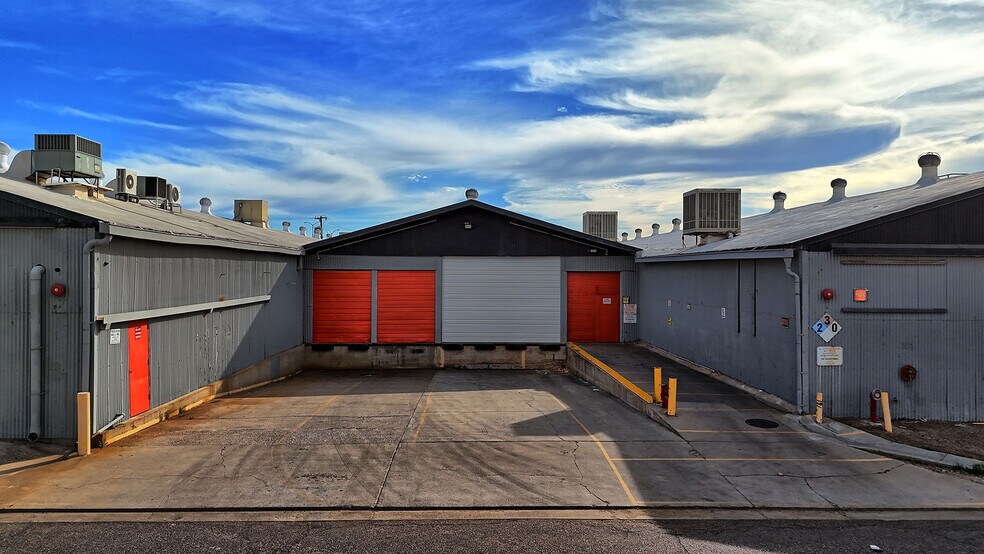 2901-2925 N 29th Dr, Phoenix, AZ à louer - Photo du bâtiment - Image 3 de 5