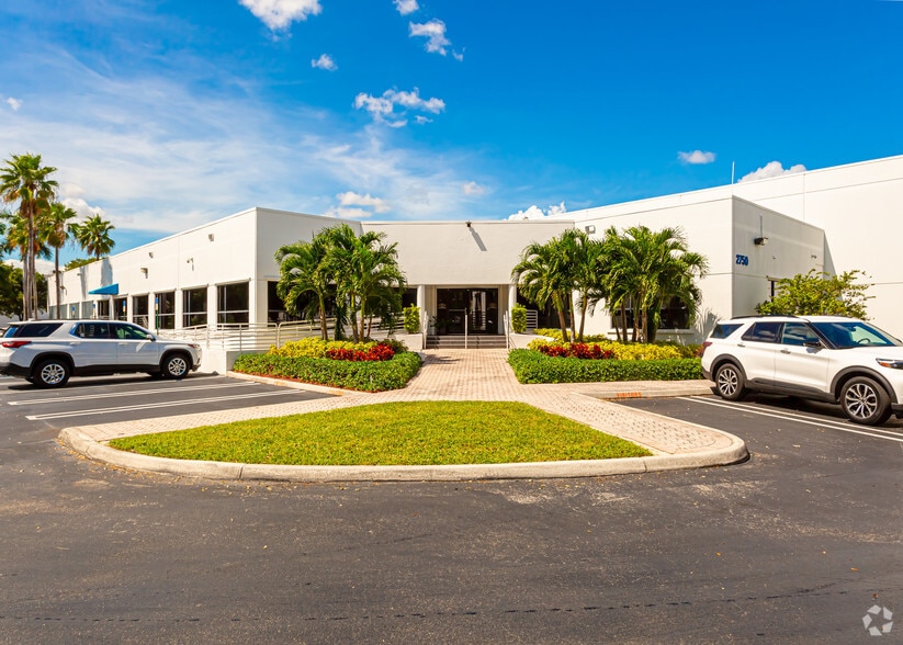 2750 NW 84th Ave, Doral, FL for lease - Building Photo - Image 2 of 5