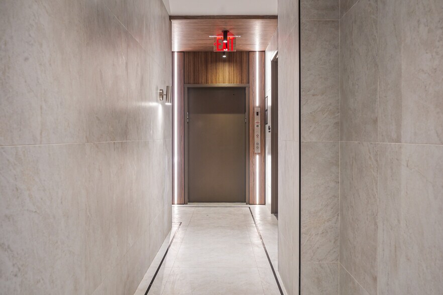 65 Eckford St, Brooklyn, NY à louer - Hall d’entrée - Image 3 de 11