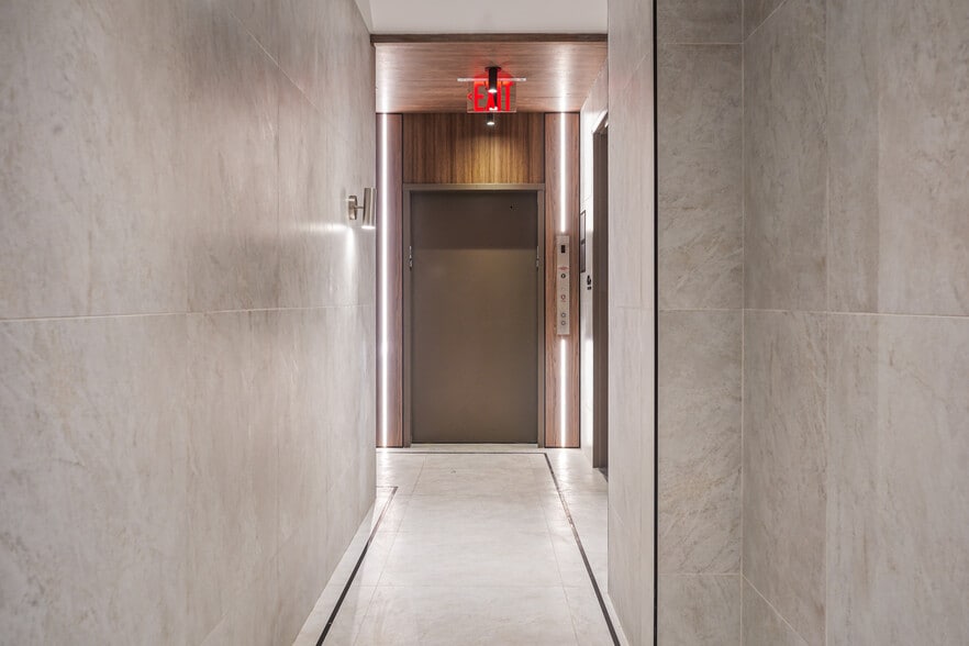 65 Eckford St, Brooklyn, NY for lease - Lobby - Image 3 of 11