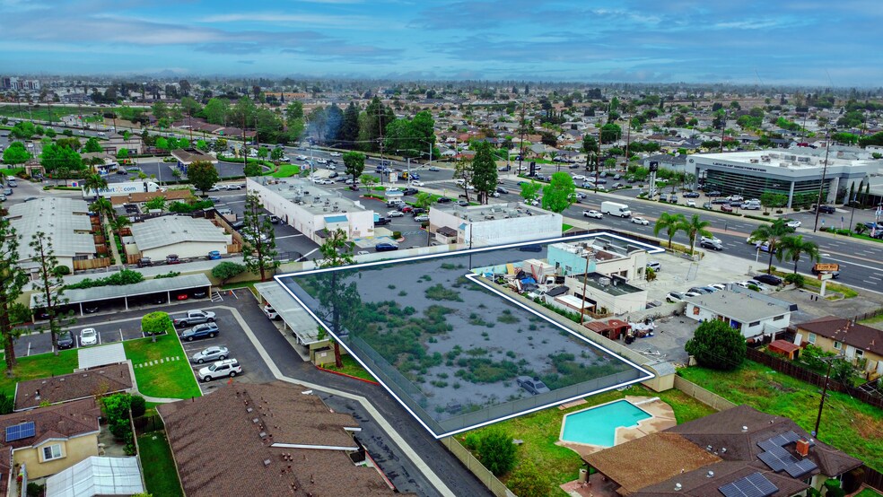 13561 Beach Blvd, Westminster, CA à vendre - Photo du bâtiment - Image 3 de 4