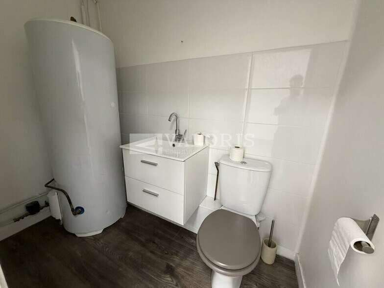 12 Cours Tolstoï, Villeurbanne à louer - Photo du bâtiment - Image 3 de 5