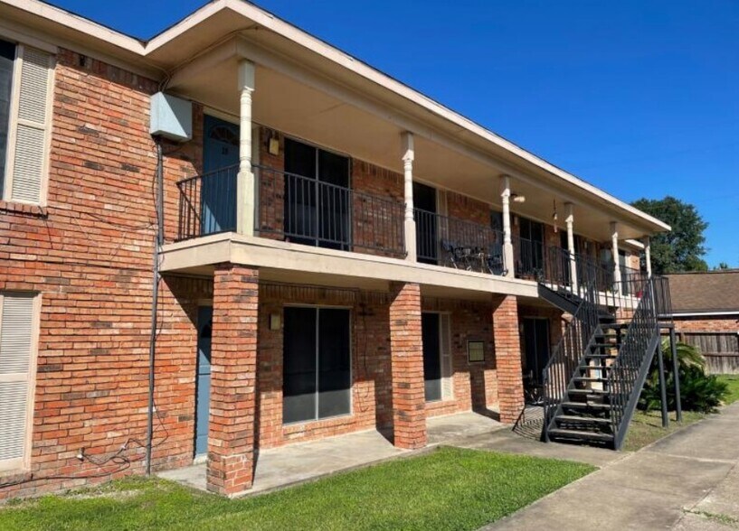 617 E South St, Alvin, TX à vendre - Photo du bâtiment - Image 3 de 10