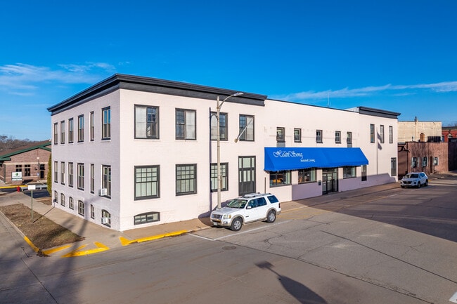 More details for 123 S Pearl St, Berlin, WI - Health Care for Auction