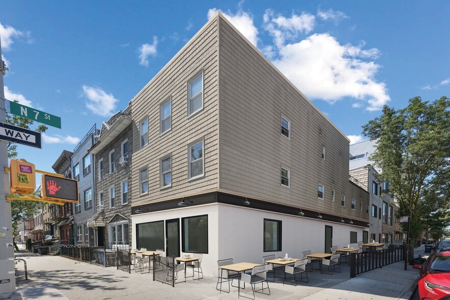 240 7th St, Brooklyn, NY for lease - Primary Photo - Image 1 of 1