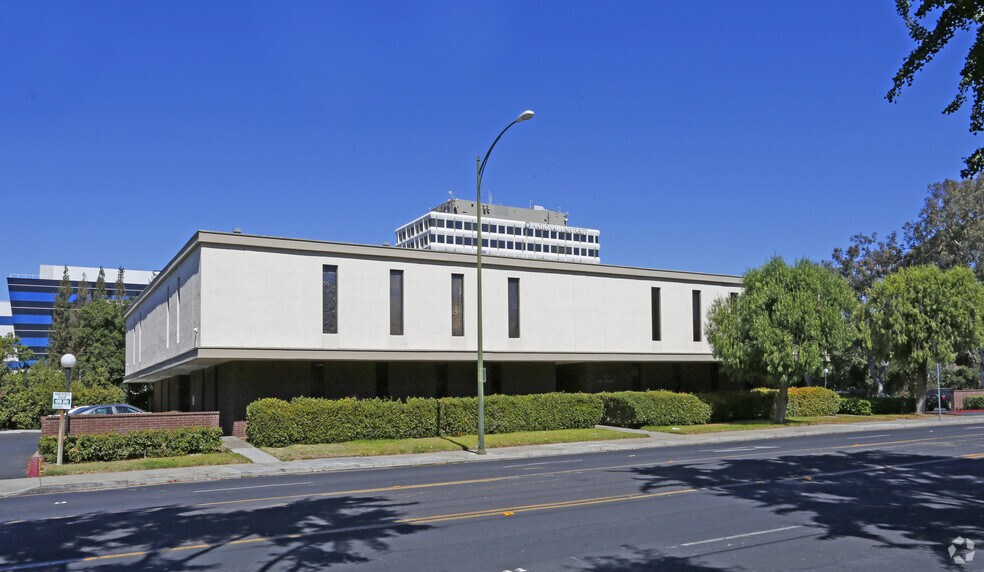 3033 Moorpark Ave, San Jose, CA à louer - Photo du bâtiment - Image 1 de 11