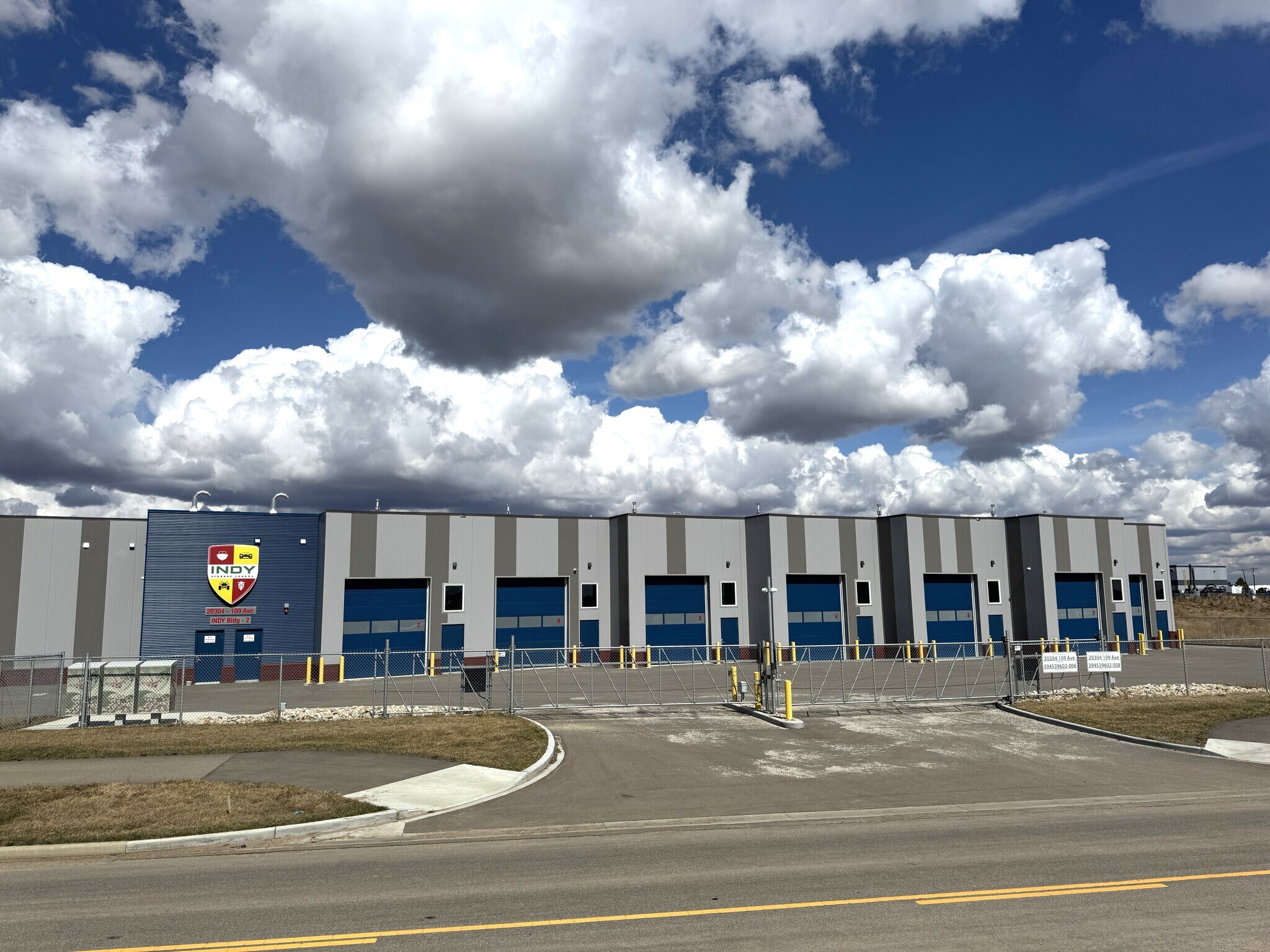 20304 109 Av NW, Edmonton, AB à vendre Photo du bâtiment- Image 1 de 11